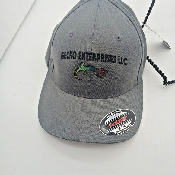 Gecko Hawaii CAP Flexfit S/M Solid Gray Color Clean New NWT Corp Hat - Picture 8 of 9